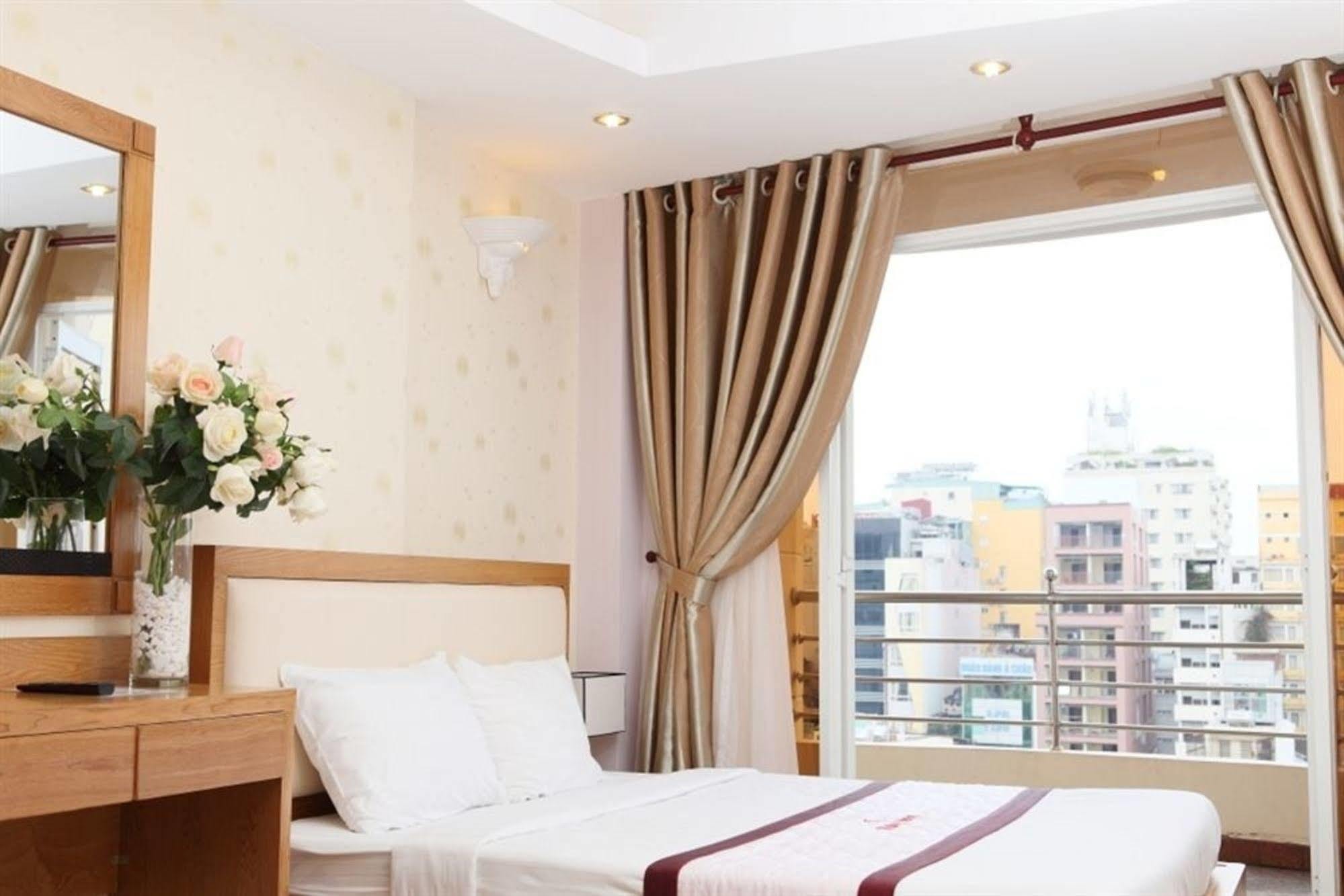Ruby Hotel Ho Či Minovo Město Exteriér fotografie